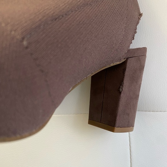 Steve Madden Mauve Neutral Knit Heels - Picture 5 of 11